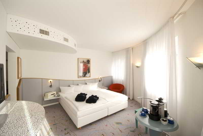 Radisson Red Berlin Kudamm Hotel Luaran gambar